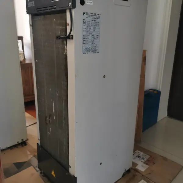 大金油冷机AKJ569出现故障代码E6的维修压缩机锁定
