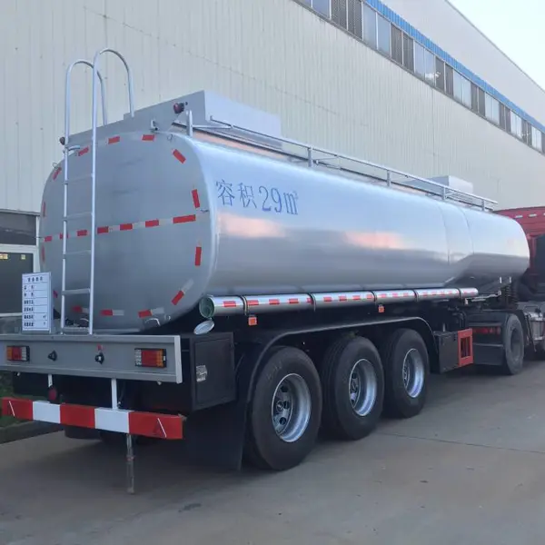 【衬塑罐车】普通货物防腐蚀罐车， 钢衬塑洗井液罐车厂价直销