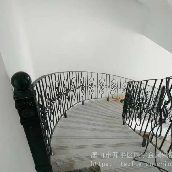 A河北唐山滦南厂区做铁艺大门的厂子宽度5米制作护栏电动大门