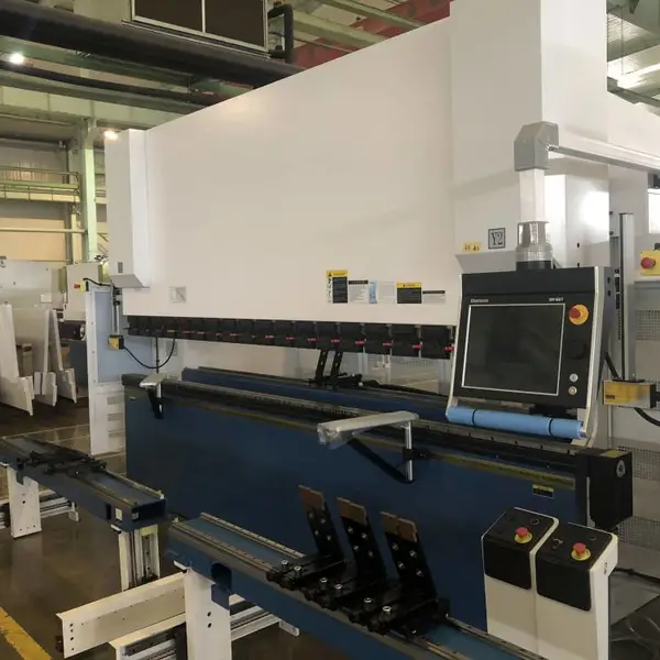 亚威数控折弯机金属板材折弯设备PBC-110T-4100!