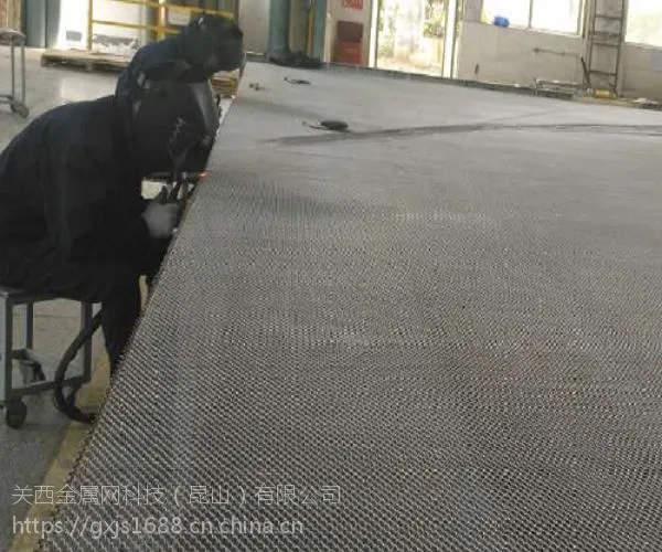 热处理行业不可或缺的耐高温网带