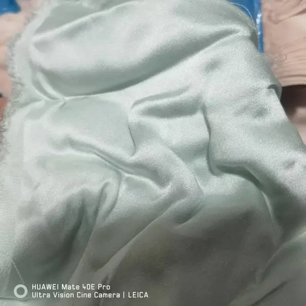 服装丝绸下角料 真丝碎布头 100桑蚕丝边角料回收