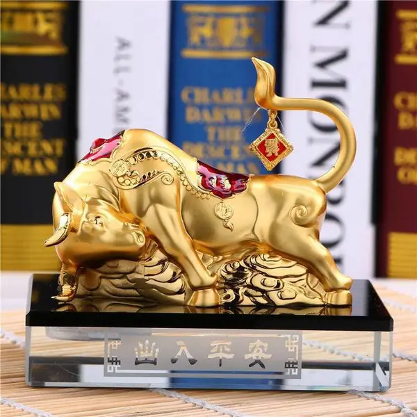 汽车香水摆件定制 车载香水座饰品 车载摆件 金属工艺礼品定制印字