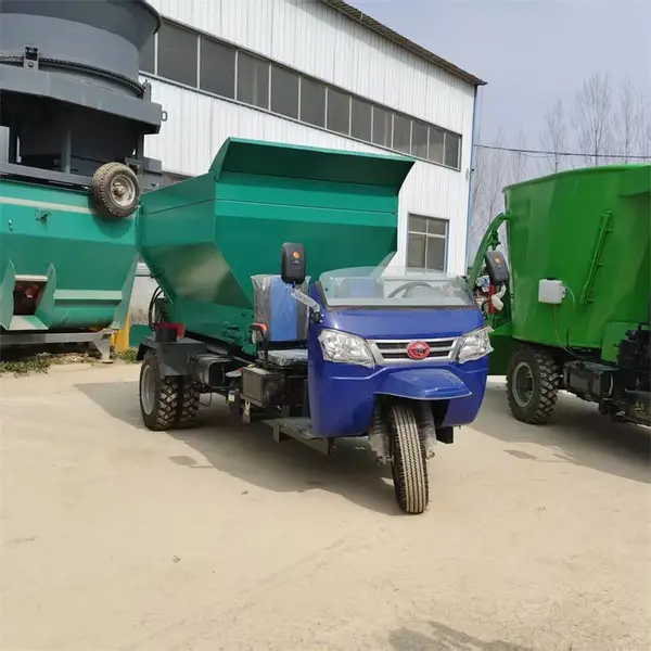 牵引式撒肥车 固态农家肥圆盘式抛撒机 5方家用大棚撒粪车