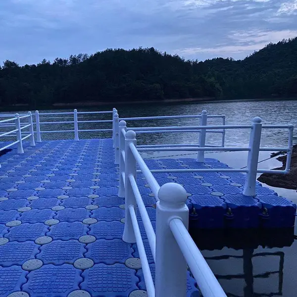 水库养殖塑料水上码头浮筒游船泊位浮台