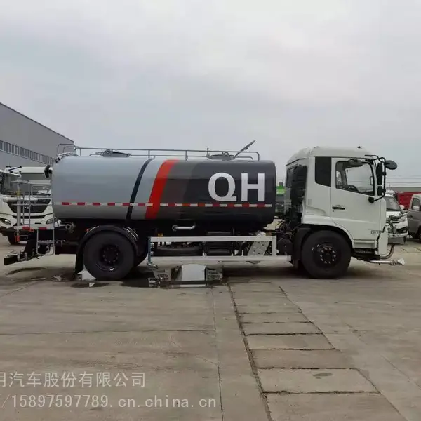 纯电动洒水车带雾炮洒水车视频
