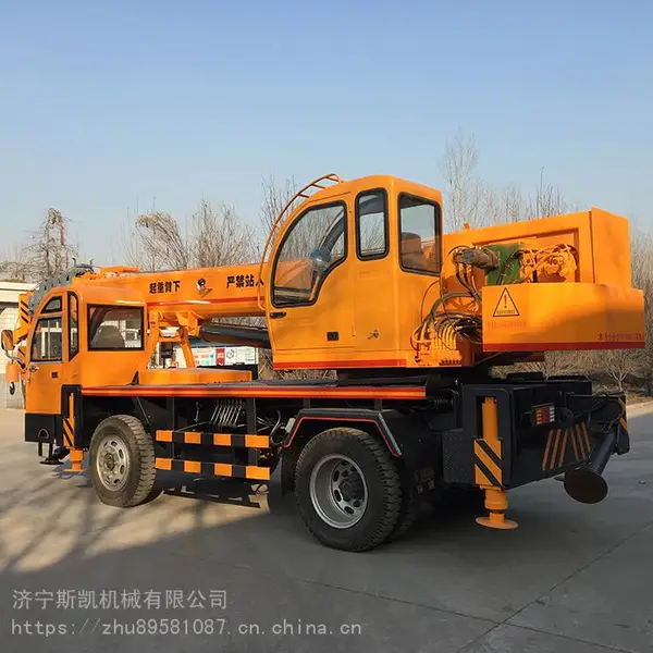 山东吊车厂 12吨变形金刚吊车 自重12吨吊车价格