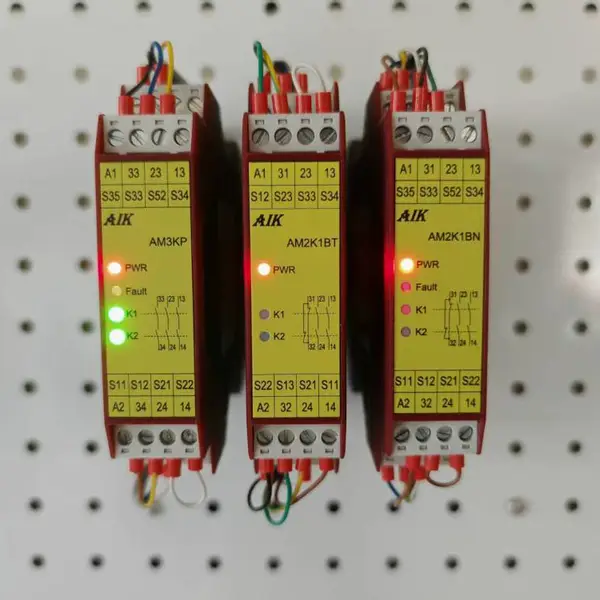 安全继电器 AIK品牌AM2K1BP 监控双路PNP输出安全光幕