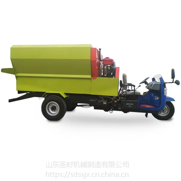 养殖场新设备撒料车 多功能柴油撒料车 TMR内部构造