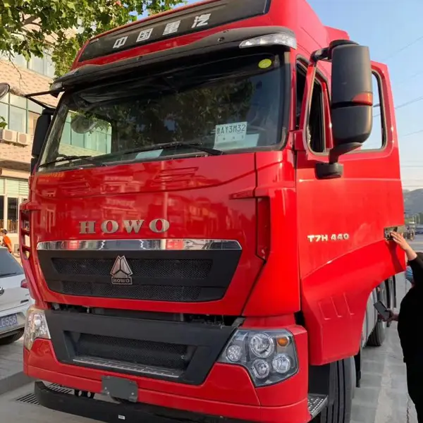 豪沃T7H牵引车440马力复合版现车***销售卖全国