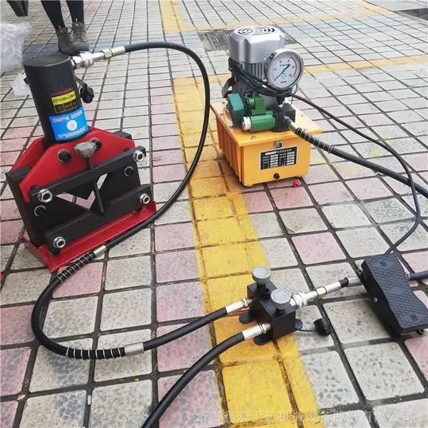 鑫宏牌折弯机铜排加工机 母线加工机多功能三合一 100型冲孔切断机