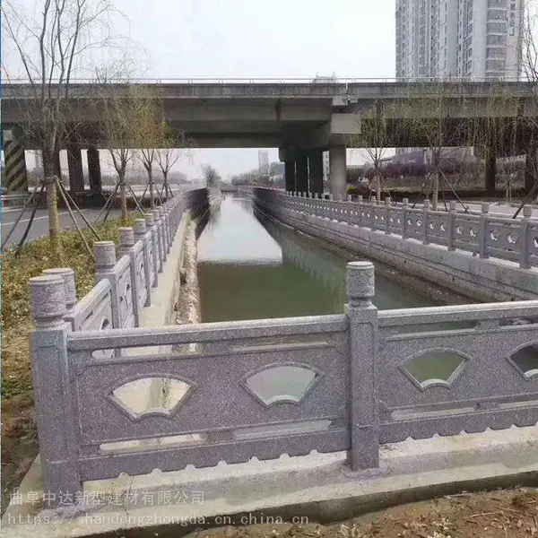 长期供应河道仿石栏杆 混凝土仿石护栏 仿生态防护栏杆