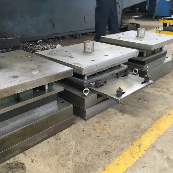 东模 工业重型脚轮支架 办公家具轻型转向轮 万向轮零件冲压模具