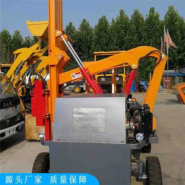 鼎东护栏打桩机 小四轮公路护栏液压打桩机价格 护栏打桩钻孔一体机厂家