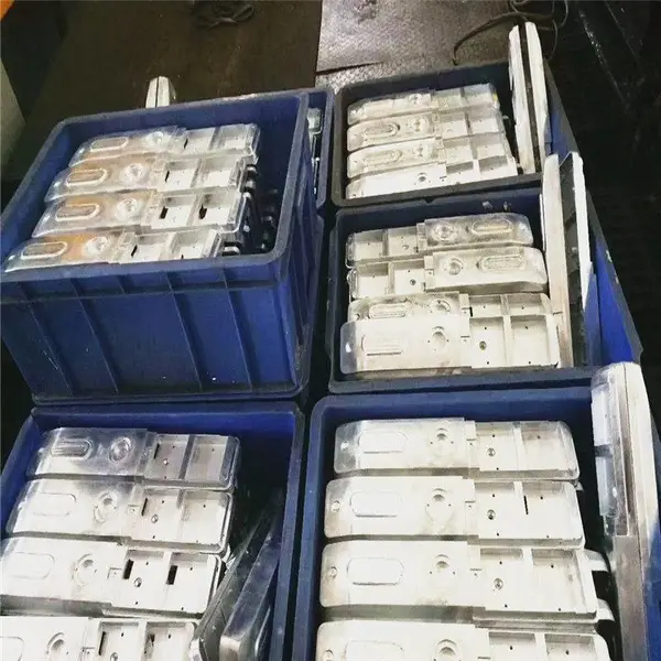诚信回收整厂压铸设备,中介重酬,欢迎同行及工厂联系