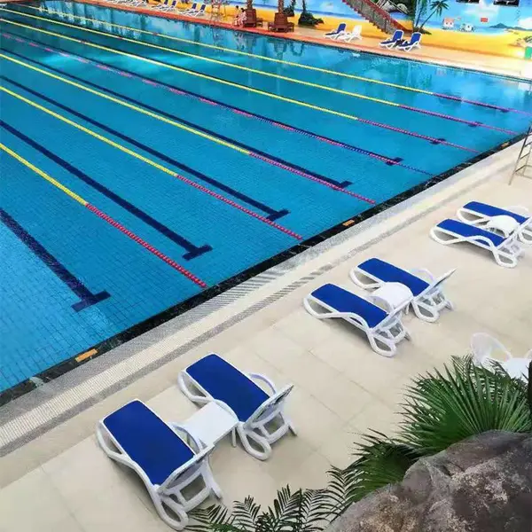 沈阳温泉度假酒店户外沙滩躺椅防腐防潮游泳池馆沙滩躺椅