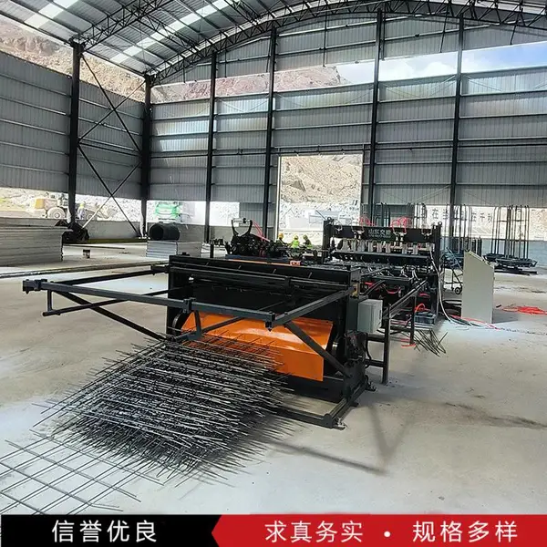 钢筋网片焊接生产线 可加成品码垛机器人 全自动焊网机视频