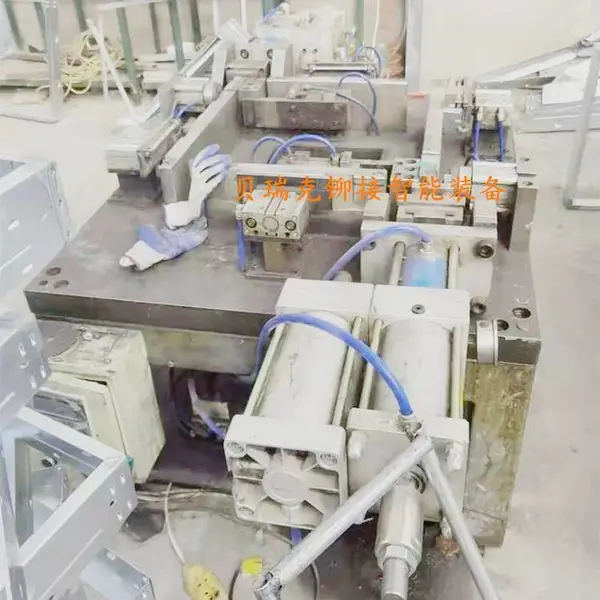 铆接机之家,各类型号铆接设备,加工定制,适用铆接机