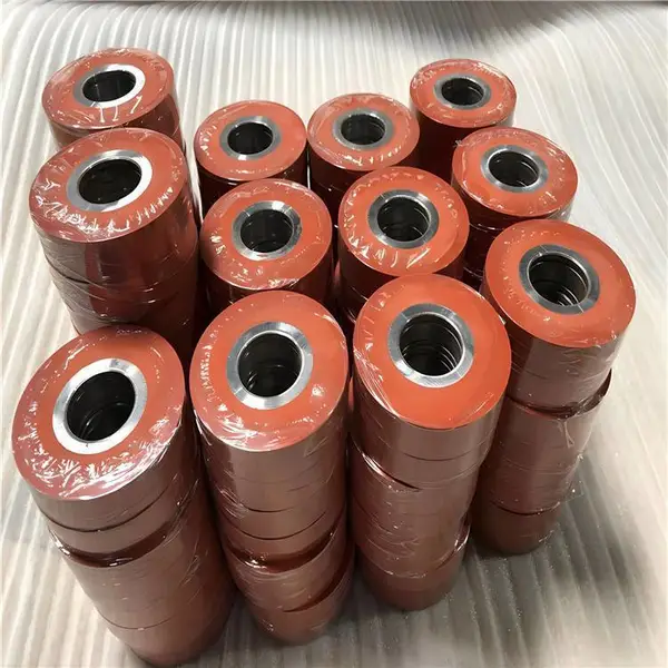 砂光辊翻新加工 耐磨 耐温胶轮挡水胶辊进口材质钢芯敷胶