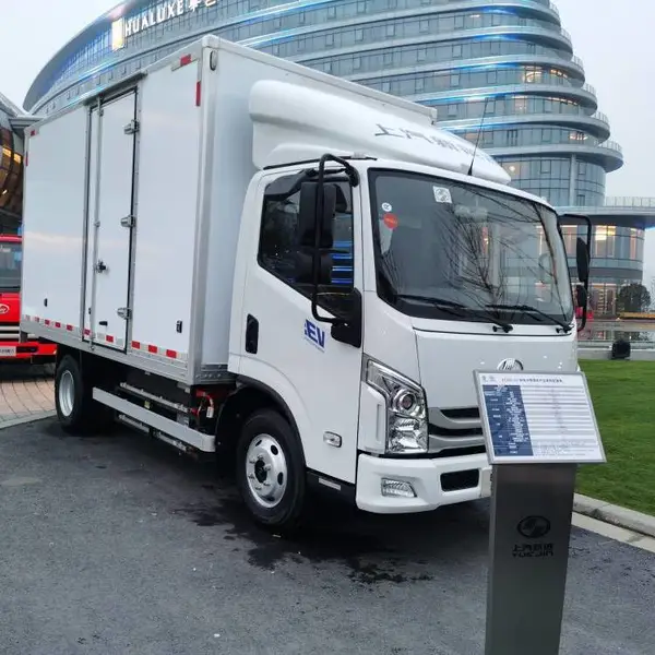 上汽跃进4米2货拉拉***货车,国内***6速手自一体AMT自动挡载货车