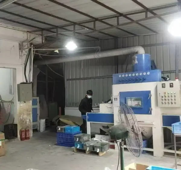 东莞模具轮毂喷砂机各种喷砂机定制自动移动手动厂家直销配件