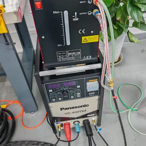 松下YC-400TX4HG5直流脉冲氩弧焊机 带模拟接口机器人专机TIG电源