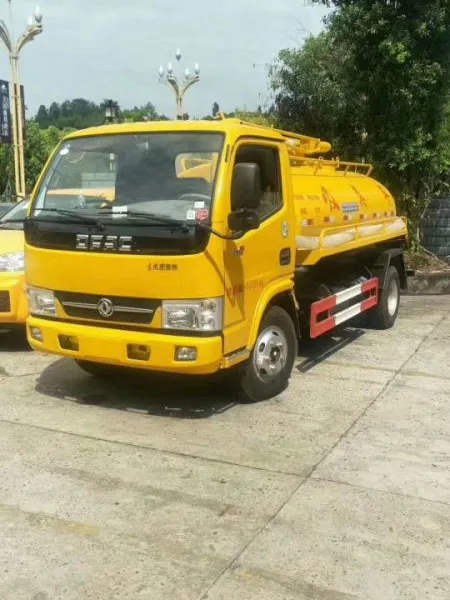 低价出售吸粪车,吸污车各种吨位,2.5L国五排放,东风专用地盘,现车出售质保三年,可货到付款