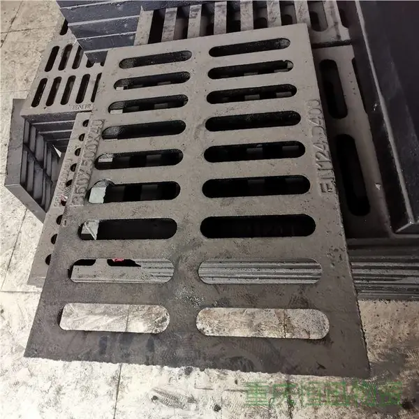 酉阳铸铁水篦子出售 道路排水篦子 市政道路集水 500x500x40 E600 表面防滑处理