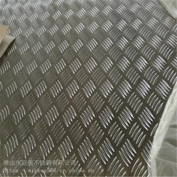 西安8K亮面钛金不锈钢板,水波纹冲压加工,天花吊顶装饰水波纹板