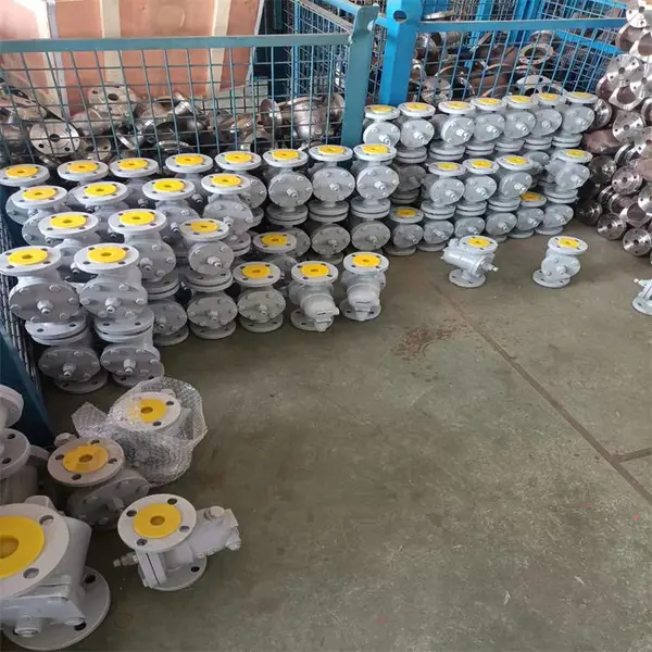CS41H-25C浮球式蒸汽疏水阀浮球降的底部 回到关闭位置 排水停止