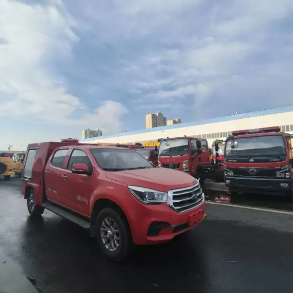 五十铃双排1吨消防洒水车 四驱越野版皮卡森防救火车