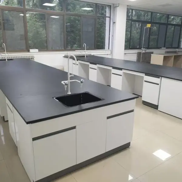 全钢操作台防腐蚀易清洁 潍坊实验设备厂家 非标定制上门安装售后