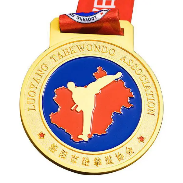 公益活动奖杯水晶奖牌爱心形状奖品定制年会表彰活动比赛