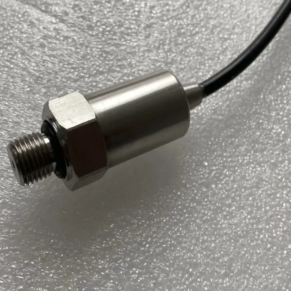 提供小巧型压力传感器4-20mA投入型液位传感器扩散硅传感器