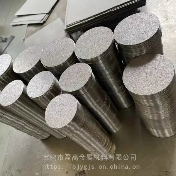手工处理钛烧结片毛边 制氢专业纯钛过滤片