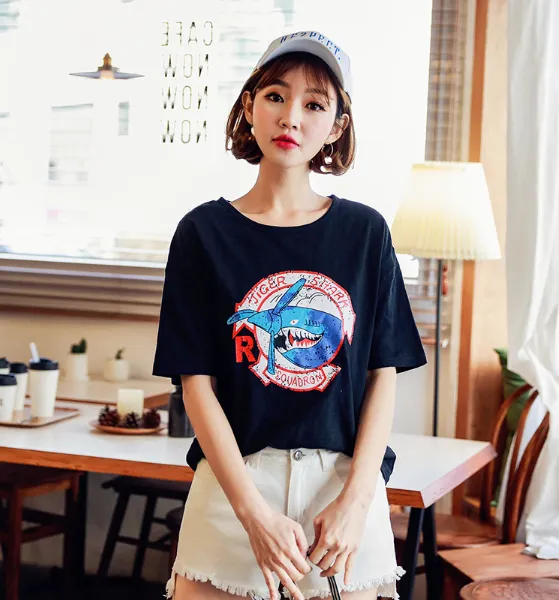 哪里批发夏季几元女装上衣广州摆地摊便宜T恤清货短袖2元服装批发