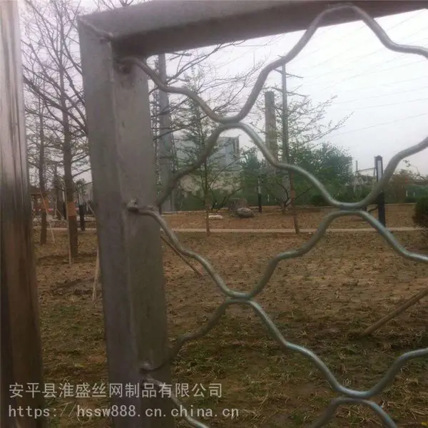 淮盛菱形镀锌丝拉花网_热镀锌耐腐蚀美格网_儿童座椅拉花网厂家批发