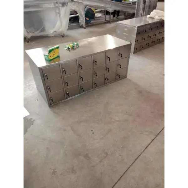 �����Ա����Ь�� �������� ���С��ֿ� �ִ� ͸����ɫ ���