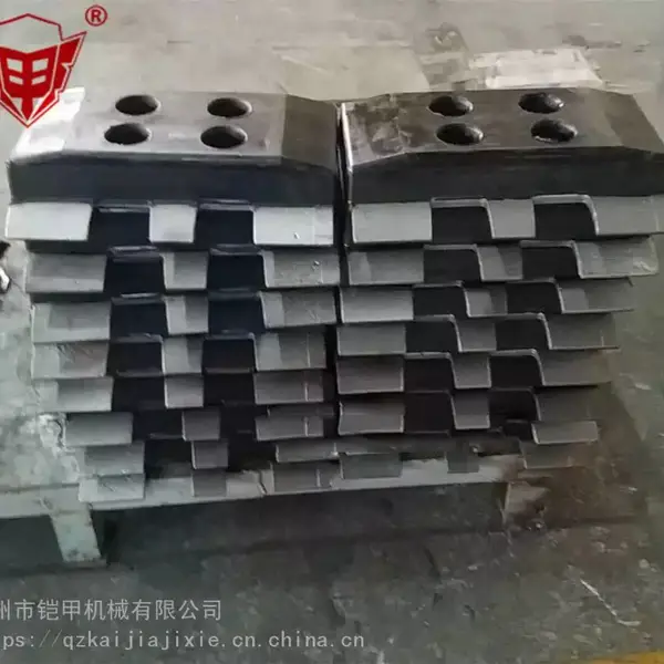 厂家直销宝马格摊铺机一体式橡胶履带板 Bomag rubber track plate
