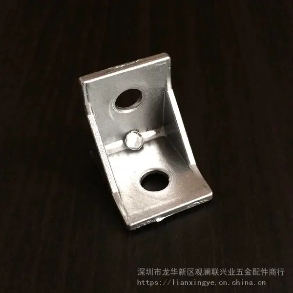 供应【联兴业】批发30型材铸铝直角角码 铝型材3035铝合金角码 30圆孔轻型角件