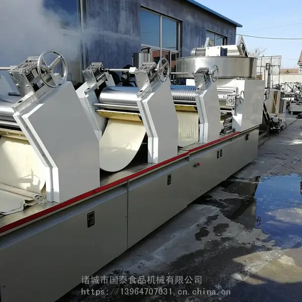 快餐面生产机器 碱面煮面生产线 自熟面条设备 快餐热干面生产线
