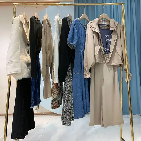 杭州******相约四季2020秋冬装 高端***品牌女装品牌折扣店货源直播间进货渠道,广州石井尾货