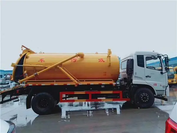 东风牌清洗吸污两用车3.5L