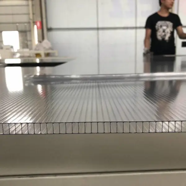 金纬机械PC中空格子板生产线、U型锁扣板生产线