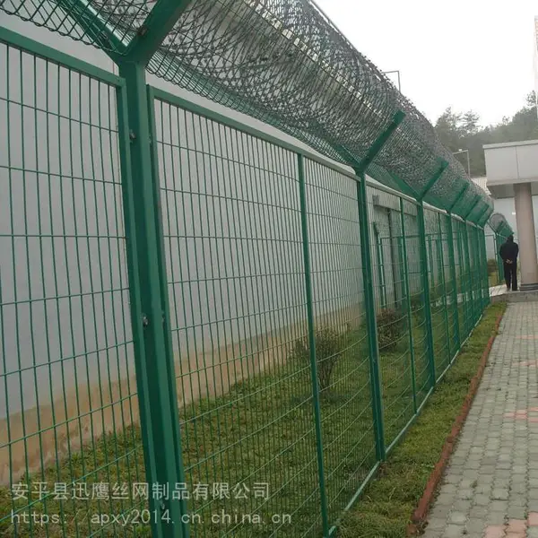飞机场热镀锌丝防护栏A军事机场刺铁丝隔离栏A迅鹰拘留所网格围栏生产厂