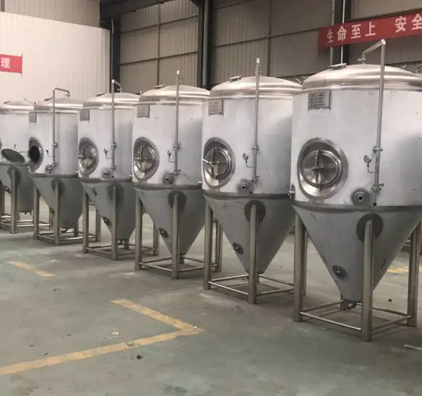 自酿啤酒设备生产厂家中小型啤酒设备制作产量5000升啤酒设备