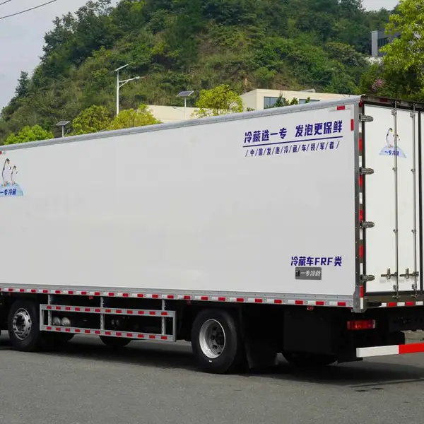 福田欧曼银河3(小三轴)9.6米一专聚氨酯发泡冷藏车