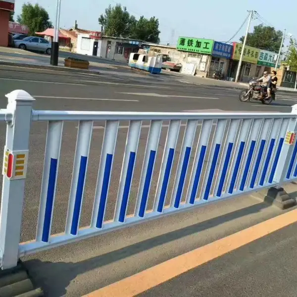 广西市政护栏厂家 市政道路护栏 马路隔离栅 人车分流护栏 烨方出品