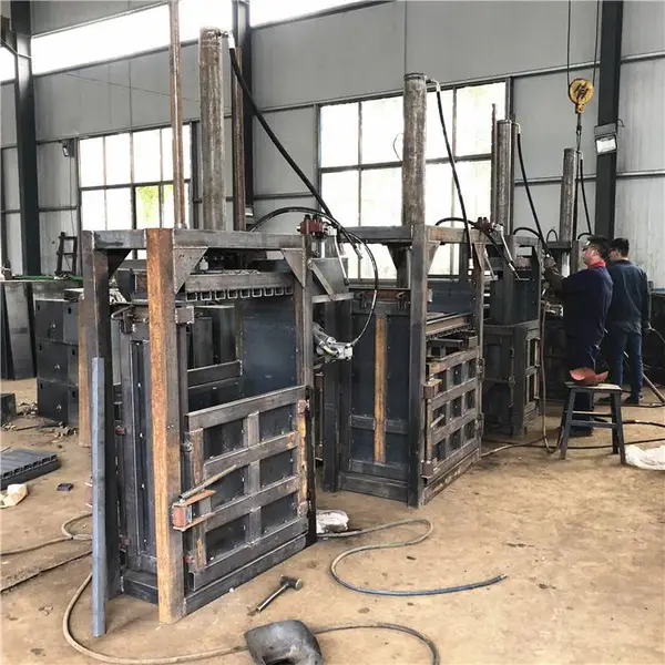 小型生活垃圾液压打包机废纸盒压缩打包机双缸废旧金属压块机图片