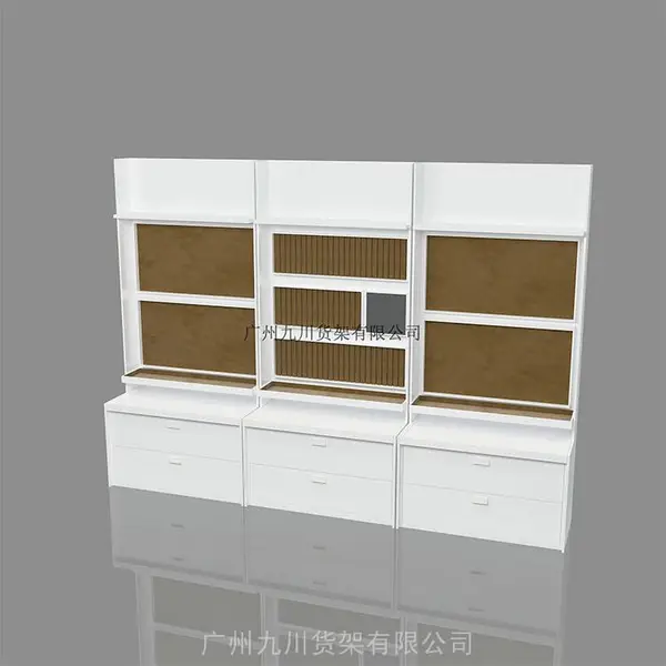 永登县名创优品货架档次高、轻巧、美观